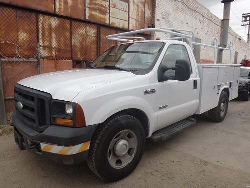  2006 FORD F-350 SD UTILITY BED - Los Angeles