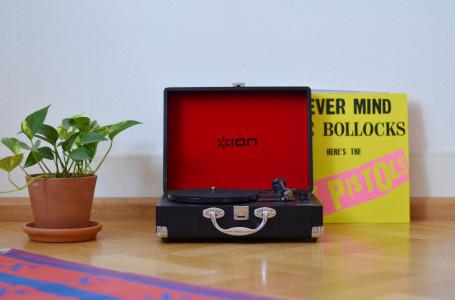 Portable Suitcase Turntable - Los Angeles