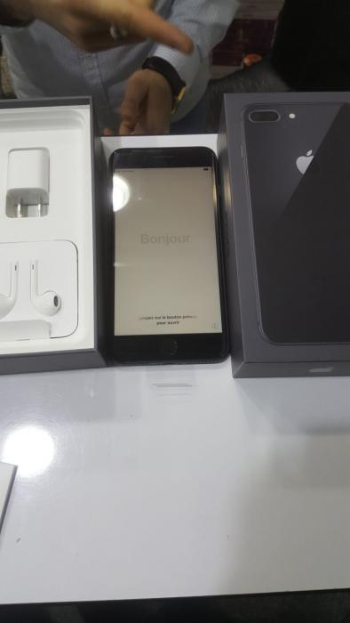 Iphone 11 Pro max available - Los Angeles