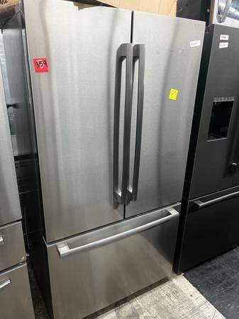 Bosch CounterDepth - 3 Door Refrigerator With Ice Maker Open Box - Los Angeles